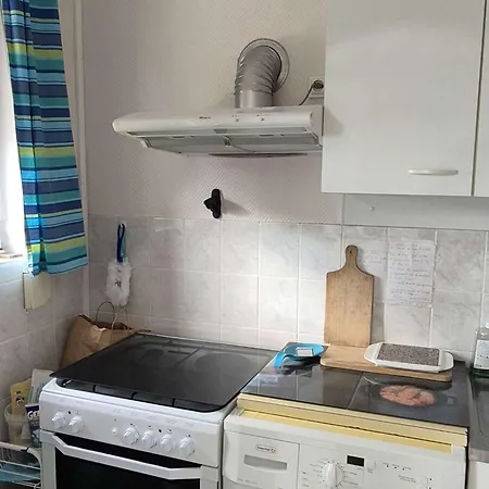 Maison Calme A Pour 5 Avec Jardin - Fr-1-236-172